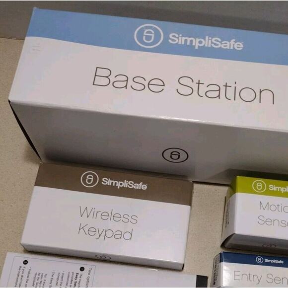 SimpliSafe Base Station BS2000 Key Pad Motion Sensor 3x Entry Sensors Manual NIB - Picture 2 of 13